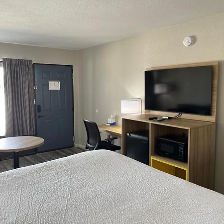 Days Inn By Wyndham Branson Ozarks Экстерьер фото
