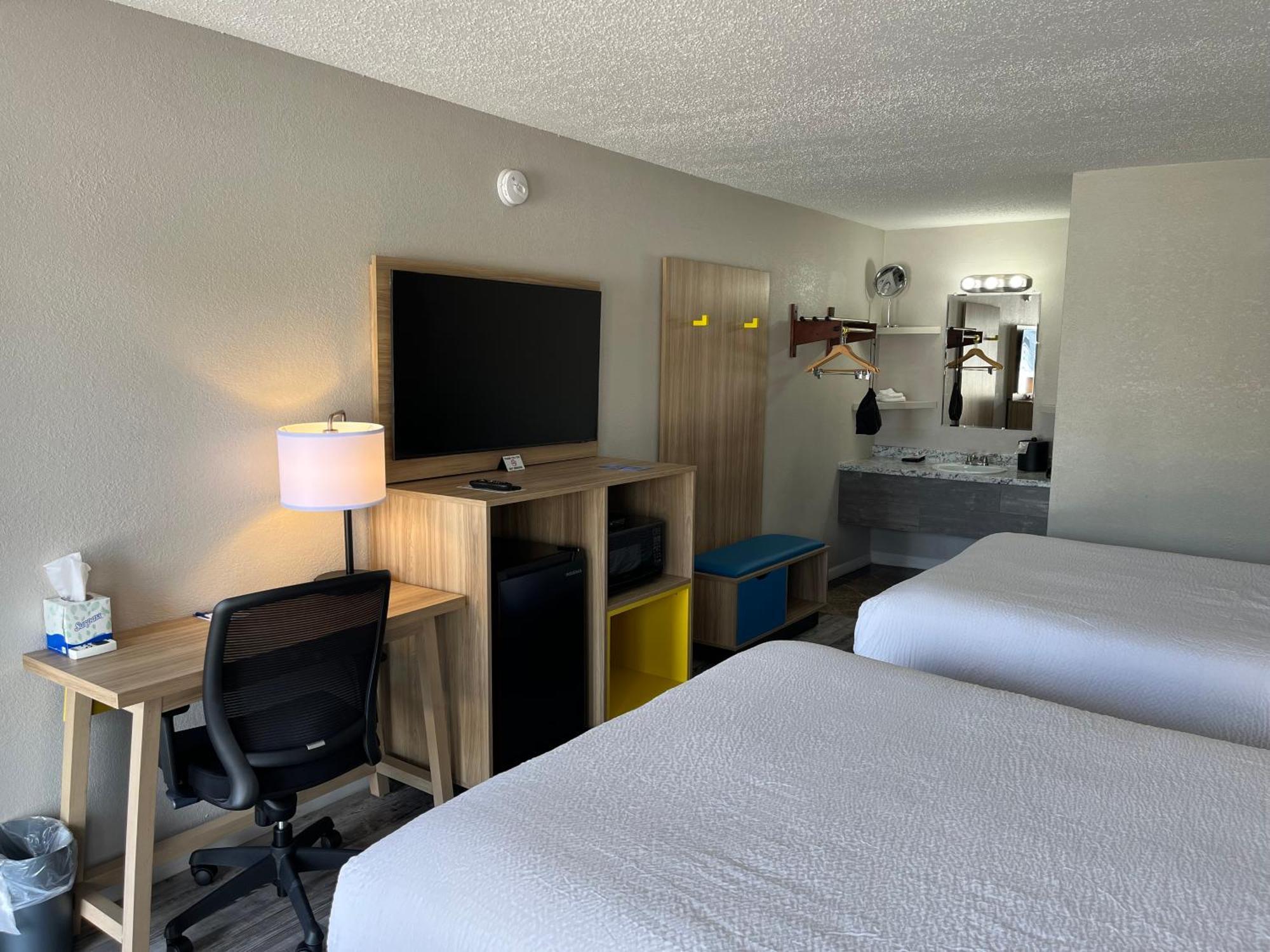 Days Inn By Wyndham Branson Ozarks Экстерьер фото